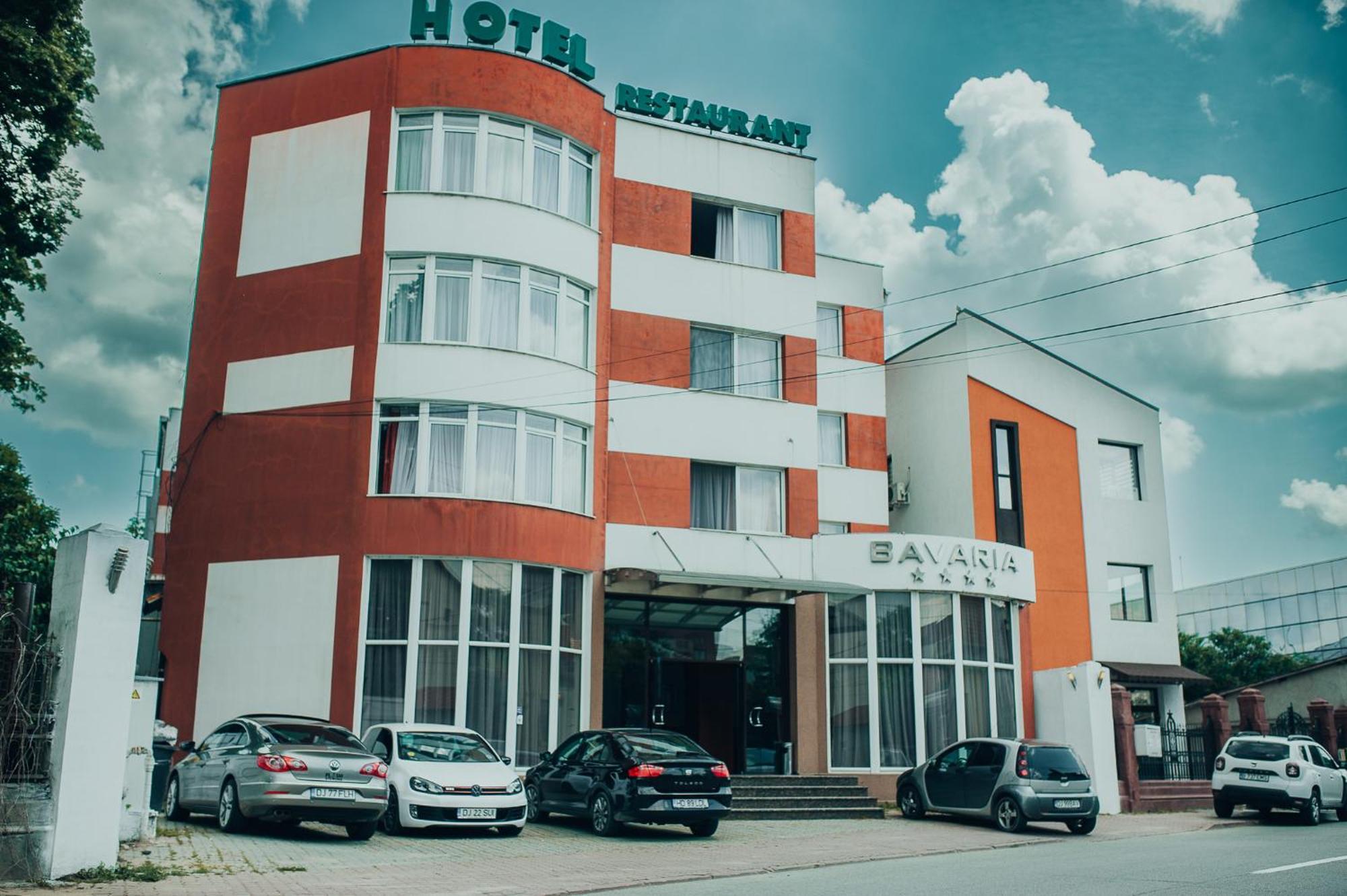Hotel Bavaria Крайова Экстерьер фото