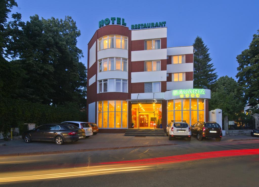 Hotel Bavaria Крайова Экстерьер фото